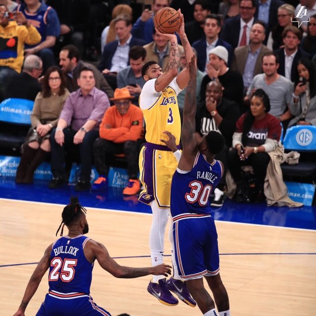 尼克斯血洗菲律宾男篮,布拉德利一己之力扛起全队 尼克斯血洗菲律宾男篮,布拉德利一己之力扛起全队