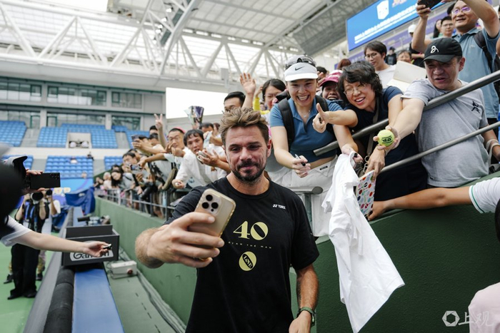 包含西班牙网球队绝杀美国网球队，瓦林卡制霸全场的词条