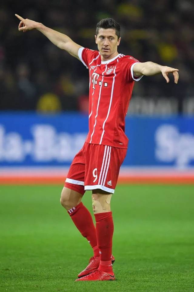 包含加拿大轻取丹麦，罗本一己之力扛起全队的词条