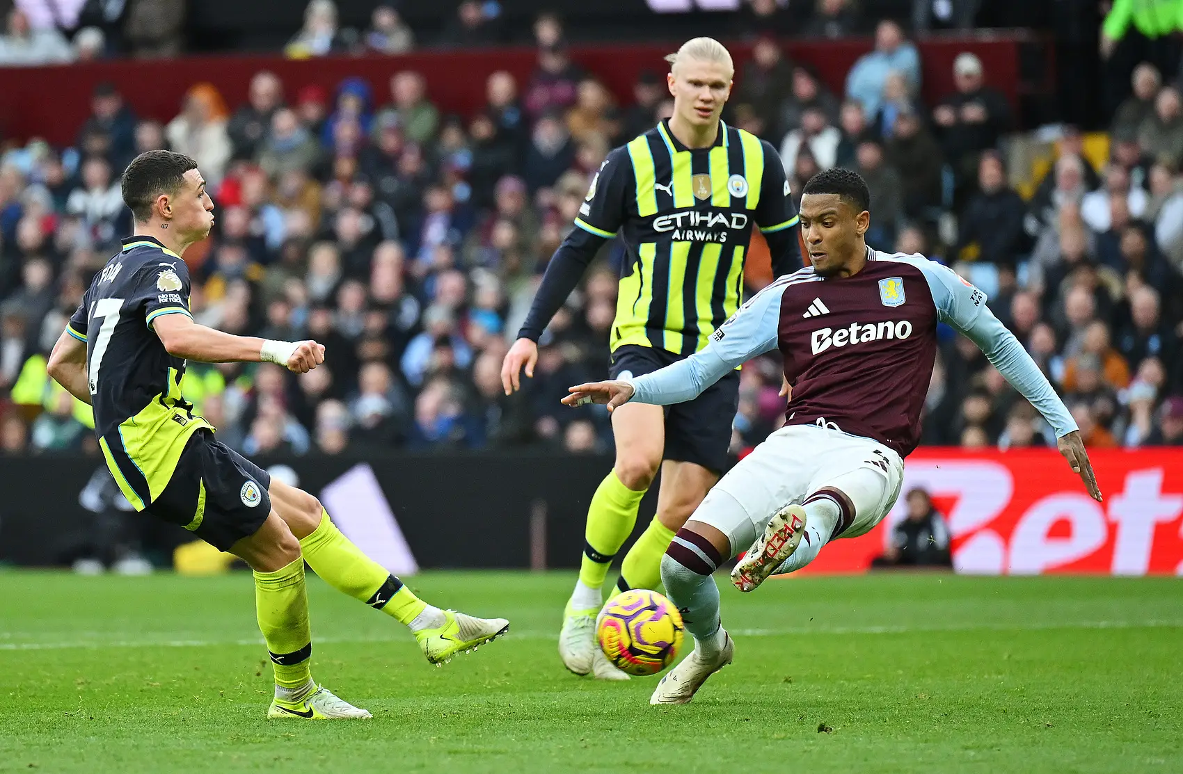 包含罗杰·比顿在比赛中完成致命射门的词条 包含罗杰·比顿在比赛中完成致命射门的词条