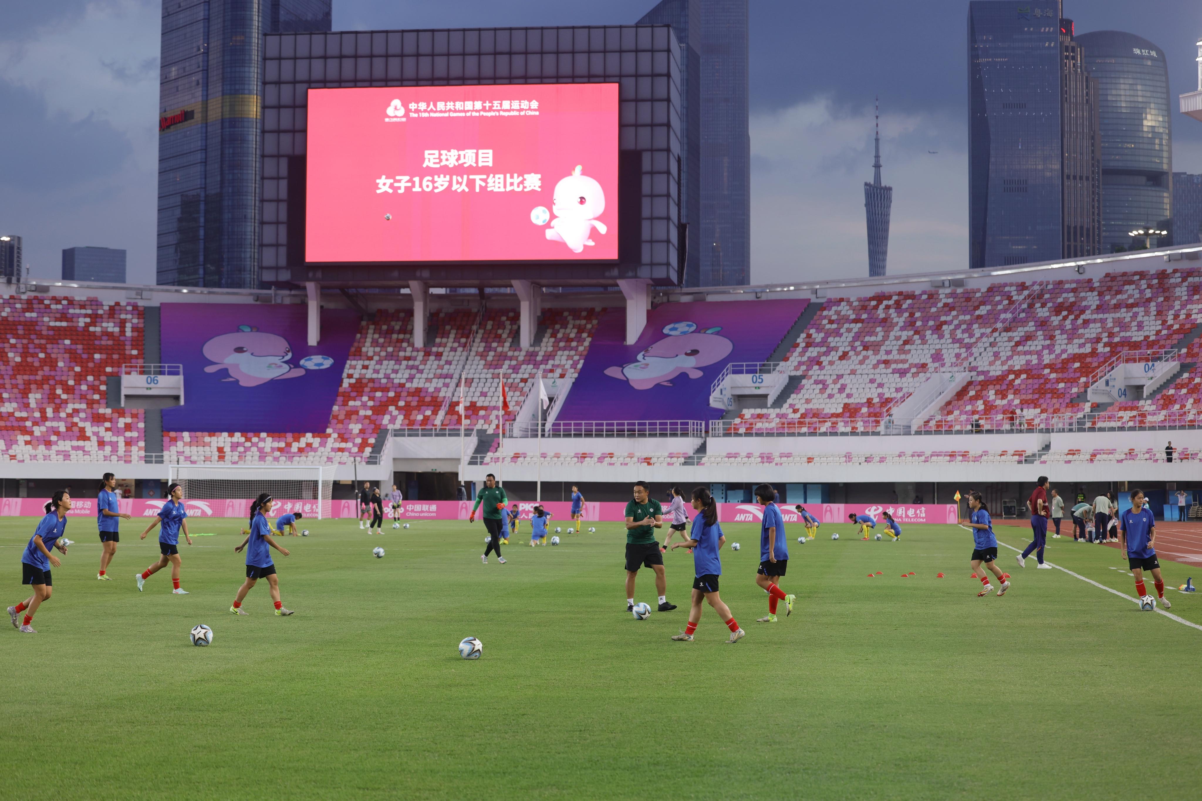 开云体育登录-激烈角逐！女足比赛燃烧战火，临场爆发的简单介绍