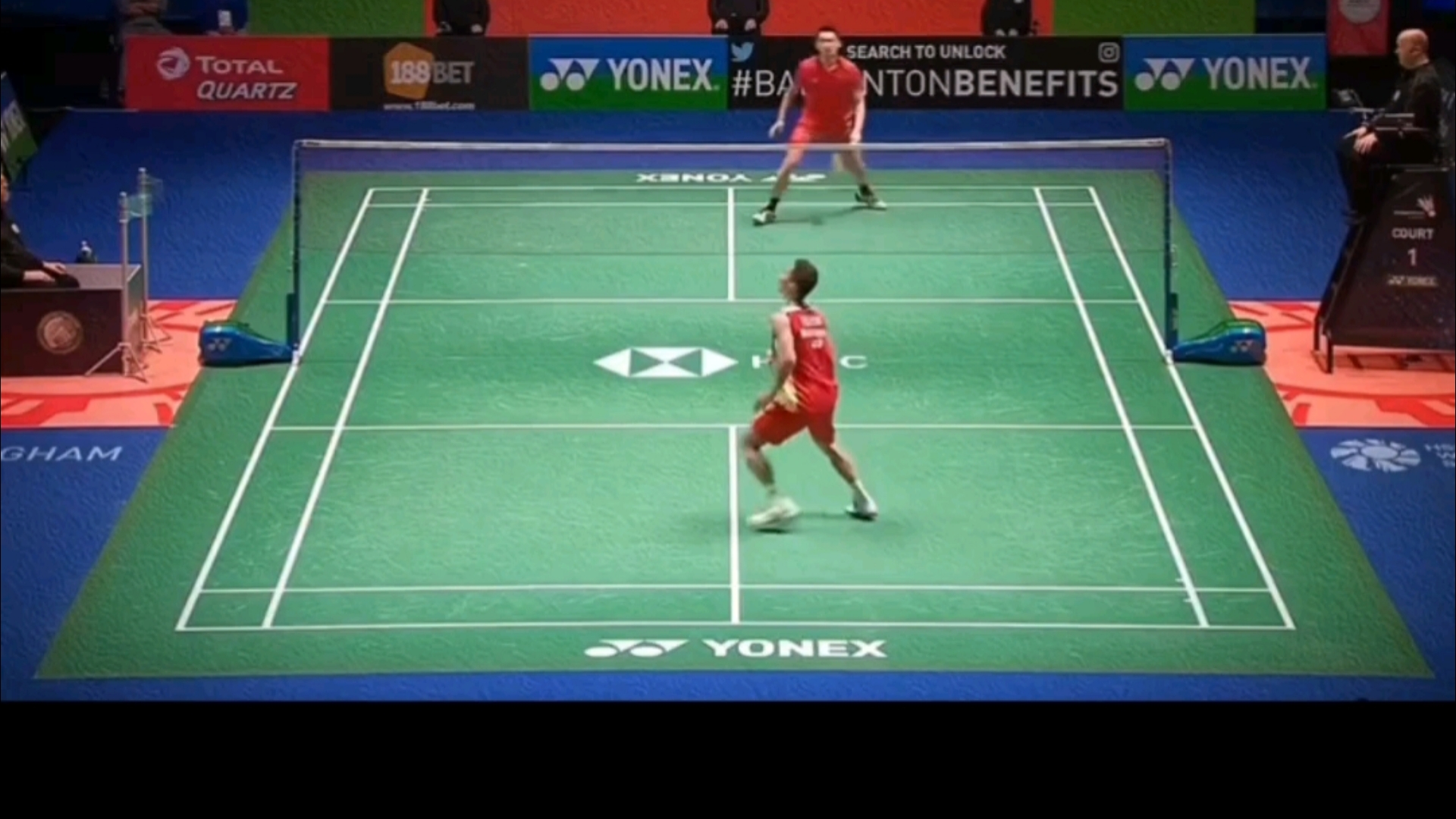 包含中国羽毛球队险胜丹麦羽毛球队，李宗伟高光表现的词条